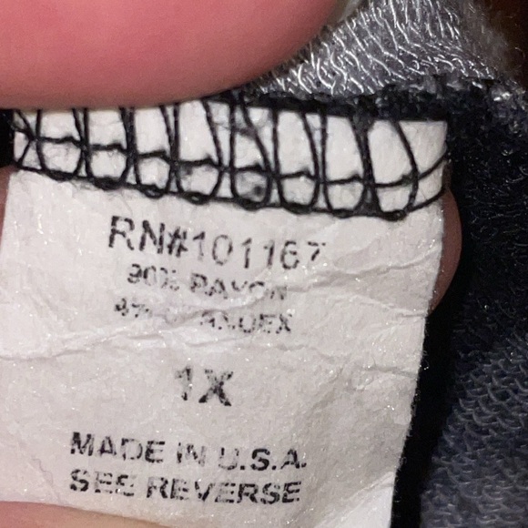 •CHA CHA VENTE•BLACK & GRAY TIE-DYE RAYON/SPANDEX COWL NECK & SHARK BITE BLOUSE - Picture 8 of 9